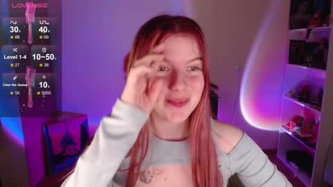 Snapshot of strawberry_juli chatting on October 2025 04:05:01 PM Juli online show from October 2025 04:05:01 PM