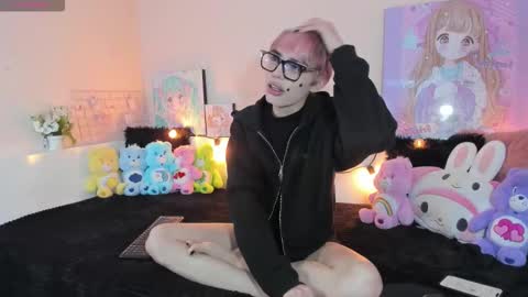 strawberry_kitty_ online show from December 2025 04:41:02 AM