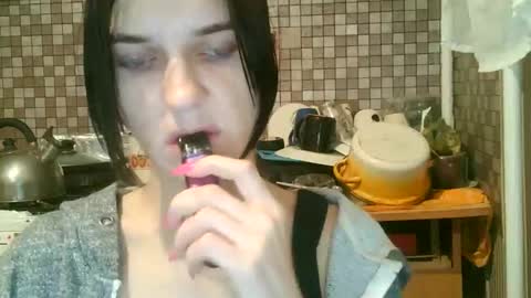 Snapshot of strawberry_storm chatting on November 2025 09:48:02 PM Strawberry Storm online show from November 2025 09:48:02 PM