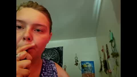 Strawberry online show from October 2025 04:17:02 PM