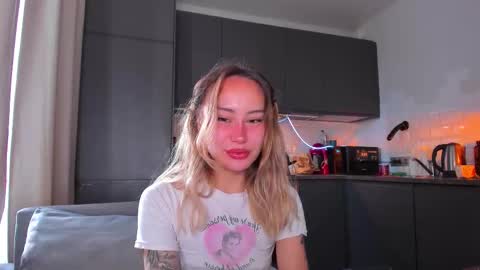 Tati and Lola online show from September 2025 07:35:01 AM