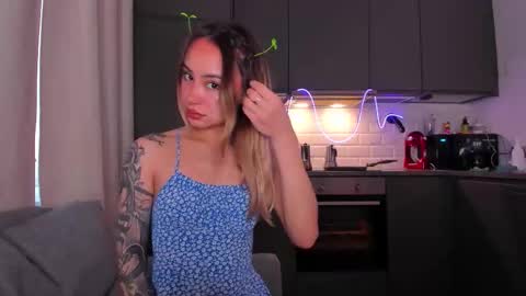 Tati and Lola online show from November 2025 12:05:02 PM