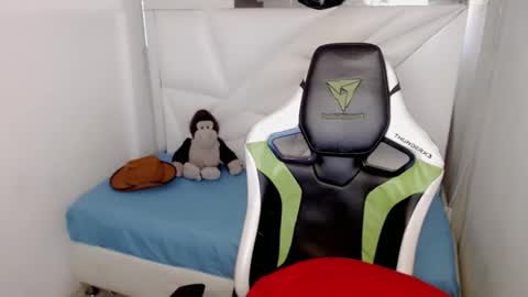 Street online show from March 2026 04:20:02 AM