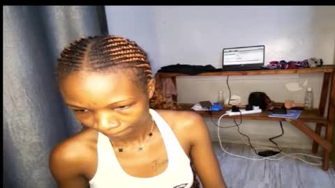 streetlioness online show from October 2025 07:02:01 PM