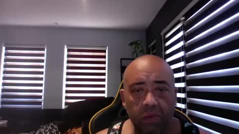 stronglikbullse619259 online show from October 2025 01:00:01 PM