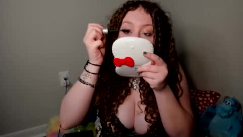 Strwbby online show from November 2025 03:45:01 AM