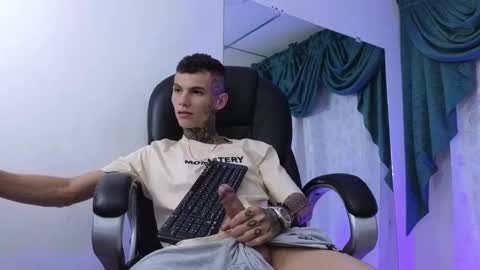 stuart_boy_ online show from January 2025 06:35:01 AM