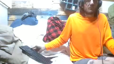 Snapshot of stuchi chatting on December 2024 08:40:02 AM bigbutt n bigcock online show from December 2024 08:40:02 AM