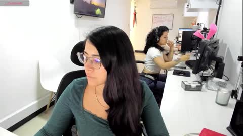 Snapshot of studcb_ chatting on October 2025 03:45:02 PM studcb_ online show from October 2025 03:45:02 PM