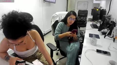 Snapshot of studcb_ chatting on November 2025 11:43:01 PM studcb_ online show from November 2025 11:43:01 PM