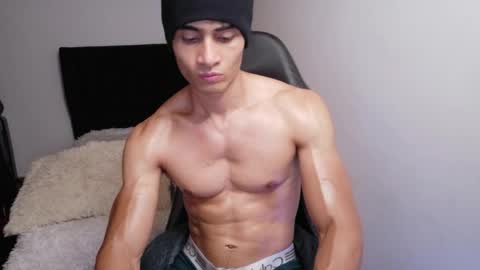 Snapshot of stylishman01 chatting on May 2026 12:19:01 AM stylish man online show from May 2026 12:19:01 AM