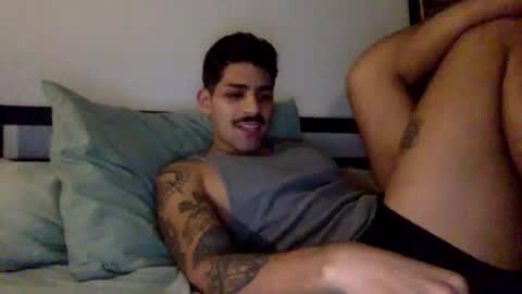 Snapshot of suaveces chatting on November 2025 04:15:02 AM suaveces online show from November 2025 04:15:02 AM