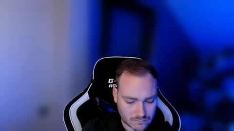 sub_austr online show from November 2025 08:40:01 PM