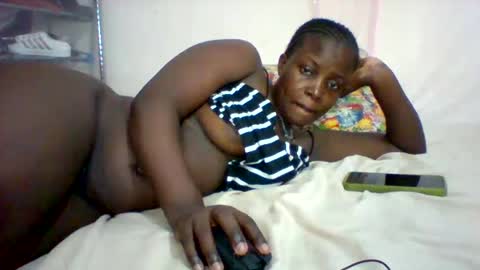 Snapshot of submissive_slut001 chatting on November 2025 09:41:01 AM submissive_slut001 online show from November 2025 09:41:01 AM