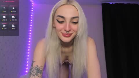 Chloe online show from November 2025 03:03:02 PM