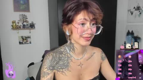 Snapshot of succubus_girl_ chatting on April 2026 12:27:01 AM Alexy online show from April 2026 12:27:01 AM