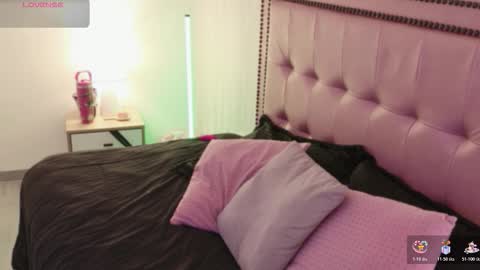 Luna  online show from February 2026 10:33:01 PM