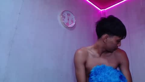 sucklevi18 online show from May 2026 03:30:01 PM