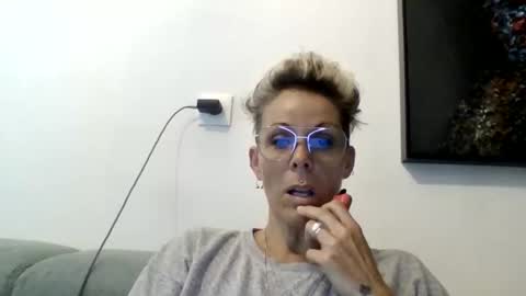 Snapshot of sucrette5629 chatting on June 2026 06:59:01 AM sucrette5629 online show from June 2026 06:59:01 AM