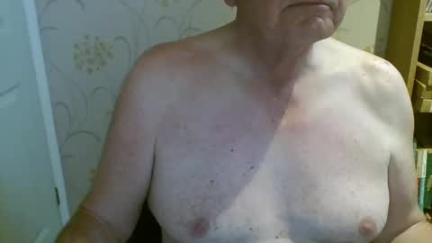 Snapshot of suffolkboy4 chatting on May 2026 07:11:02 PM suffolkboy4 online show from May 2026 07:11:02 PM