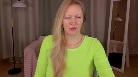 sugamomy online show from December 2025 01:00:01 AM