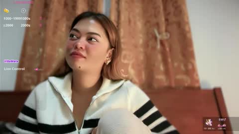 Snapshot of sugarlips_xox chatting on April 2026 12:28:01 PM Sugar online show from April 2026 12:28:01 PM