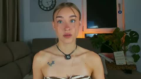 Snapshot of sugarskye chatting on June 2026 08:04:01 PM sugarskye online show from June 2026 08:04:01 PM