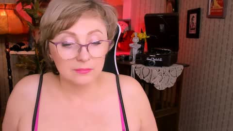 Vivien online show from December 2024 07:16:02 PM