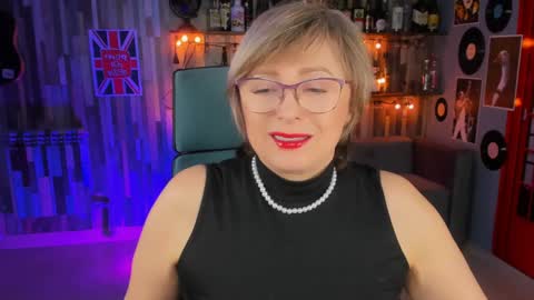 Vivien online show from January 2025 07:37:01 PM