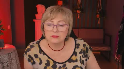 Vivien online show from March 2025 12:04:02 PM
