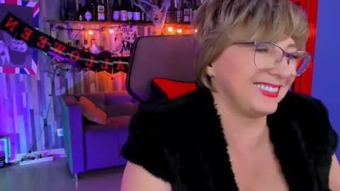 Vivien online show from October 2025 01:47:02 PM