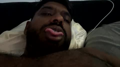 Let me be your knight that saves you online show from October 2025 06:39:01 PM