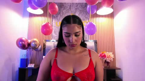 Snapshot of sulay_kim chatting on May 2026 07:43:01 PM Sulay online show from May 2026 07:43:01 PM