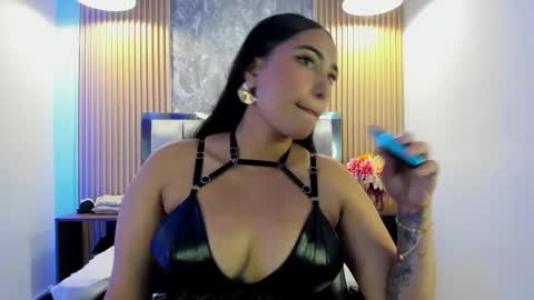 Snapshot of sulay_kim chatting on June 2026 08:14:02 PM Sulay online show from June 2026 08:14:02 PM