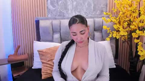 Snapshot of sulay_kim chatting on August 2026 08:00:01 PM Sulay online show from August 2026 08:00:01 PM