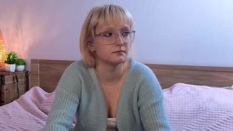 Snapshot of sumikomanes chatting on December 2025 09:25:01 AM Karen online show from December 2025 09:25:01 AM