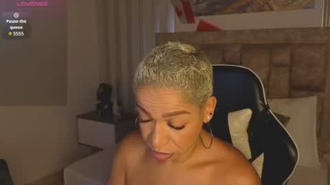 Snapshot of summer_night_ chatting on June 2026 11:53:01 AM Summer online show from June 2026 11:53:01 AM