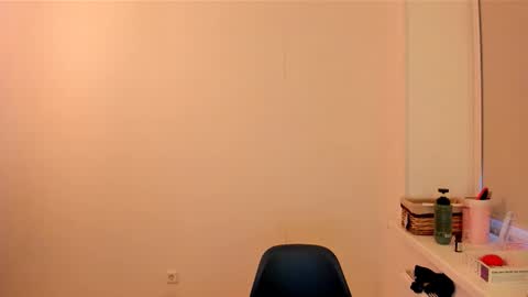 Summer Preston online show from November 2025 06:30:01 AM