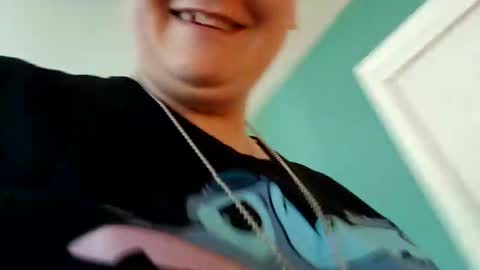 Summer Divine online show from October 2025 06:07:02 PM