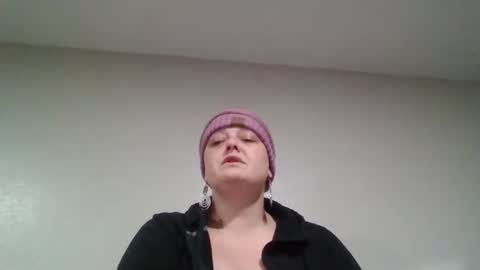 Summer Divine online show from November 2025 08:19:01 AM