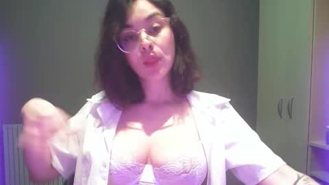 Summer online show from November 2025 07:35:02 PM