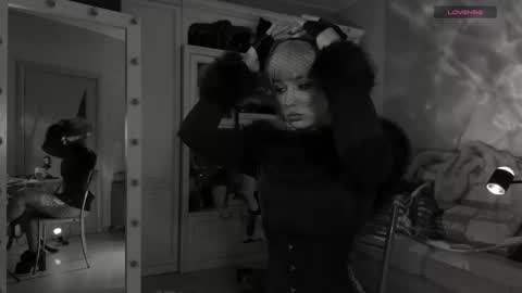 Snapshot of sun_for_you chatting on February 2026 04:33:01 PM Miss Nelly online show from February 2026 04:33:01 PM