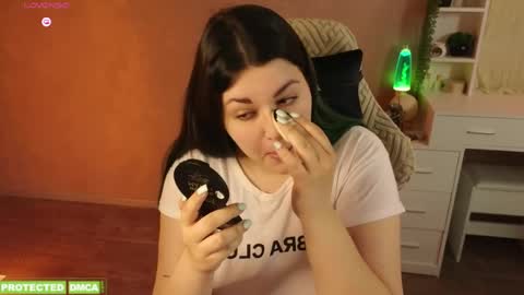 Snapshot of sunflower0907 chatting on May 2026 07:06:02 AM Tina. Im topless model online show from May 2026 07:06:02 AM