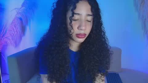 Aillyn Perez online show from May 2026 11:33:02 PM