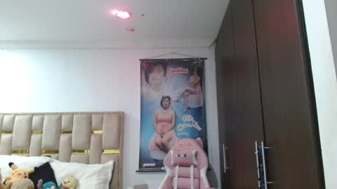 Snapshot of sunflower_dance chatting on May 2026 02:17:01 AM Jeraldine online show from May 2026 02:17:01 AM