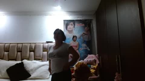 Snapshot of sunflower_dance chatting on May 2026 11:34:01 PM Jeraldine online show from May 2026 11:34:01 PM
