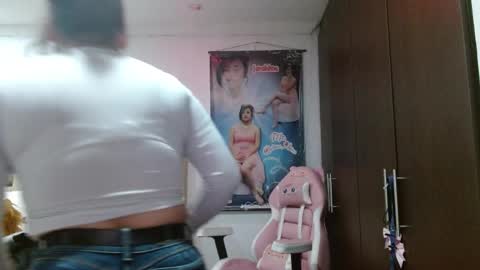 Snapshot of sunflower_dance chatting on June 2026 12:02:02 AM Jeraldine online show from June 2026 12:02:02 AM