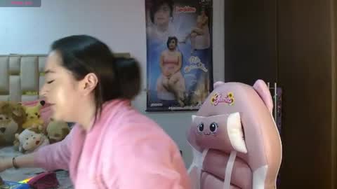 Snapshot of sunflower_dance chatting on July 2026 11:33:01 PM Jeraldine online show from July 2026 11:33:01 PM