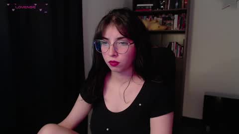 Snapshot of sunflower_uwu chatting on March 2026 09:07:01 PM violetta online show from March 2026 09:07:01 PM
