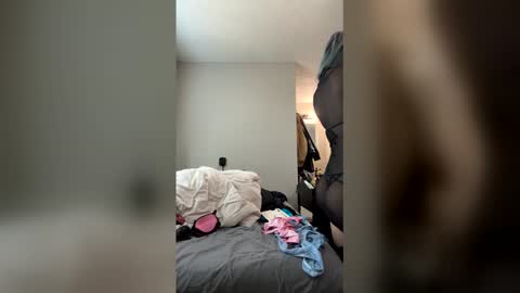 Sunni Daes online show from March 2026 11:33:01 PM